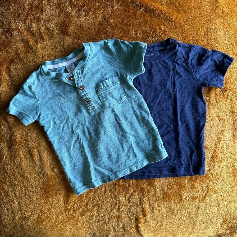 Carter’s Boys 2T T-shirts (2) Henley and Crewneck Solid blue and aqua